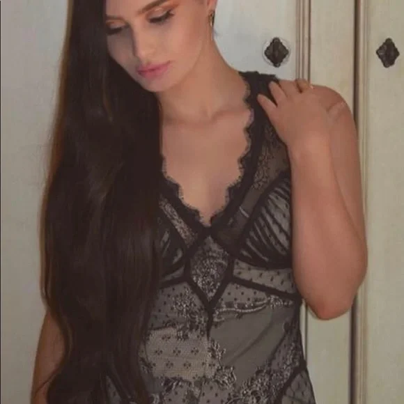 Black lace dress - Picture 5 of 6